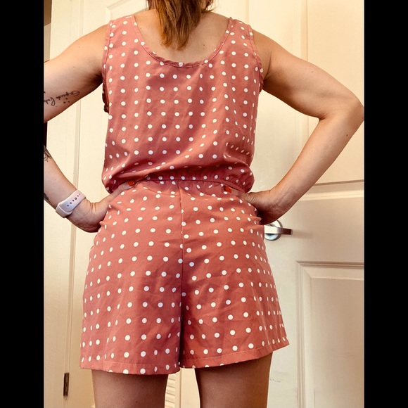 Women’s size small salmon colored romper - Picture 4 of 5